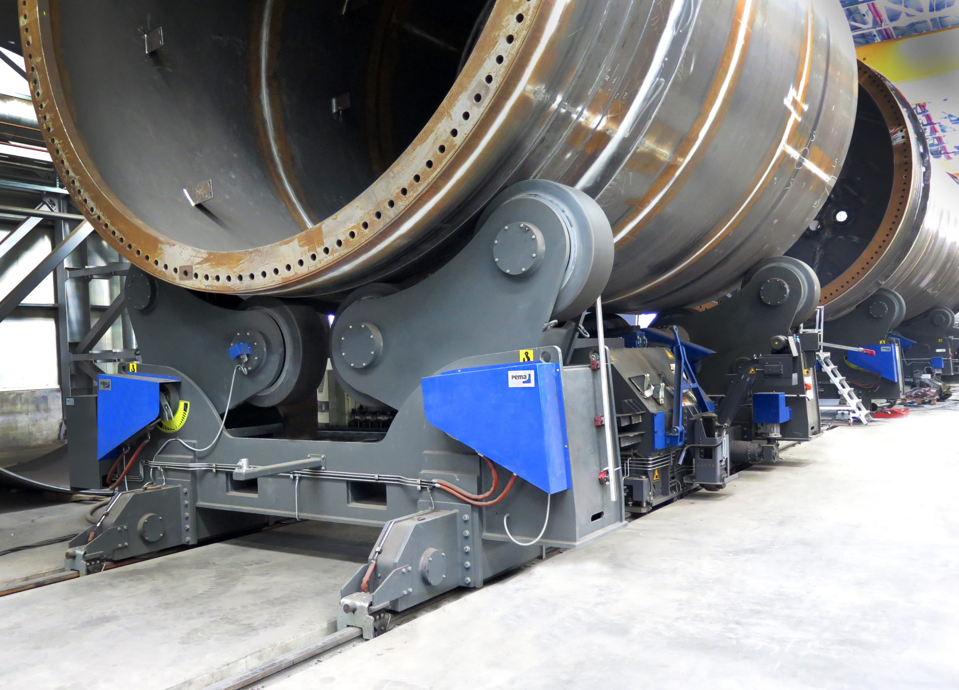 PEMA A-model roller bed has a double amount of wheels which enable rotation and better roundness.